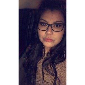 Meet your Posher, Krystal